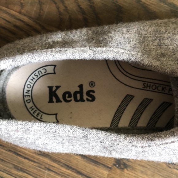 Keds women’s gray tennis shoes. Size 8.5 - Picture 6 of 8
